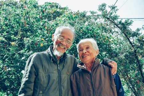 a happy, healthy older couple