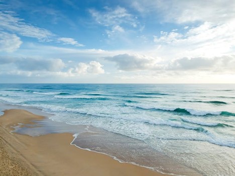 waves crashing on the beach