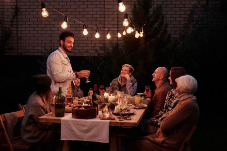 a toast at a dinner party