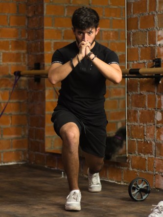 a man doing lunges